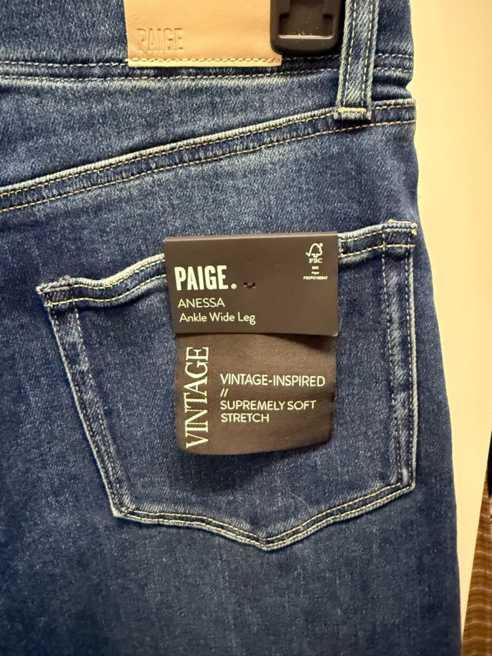 PAIGE Anessa Wide-Leg High-Rise Crop Jeans in Medium Blue Wash NWT - Picture 6 of 8